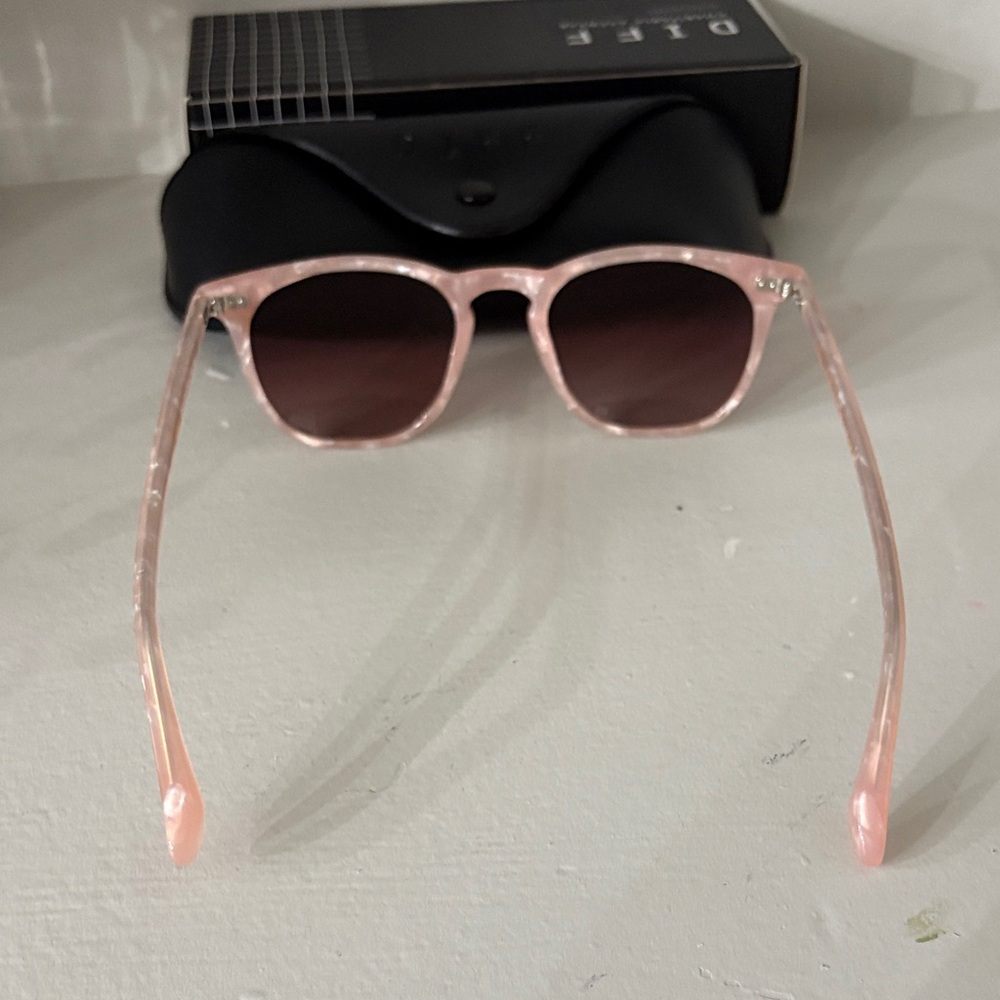 DIFF Pink Maxwell Sunglasses - Picture 3 of 6